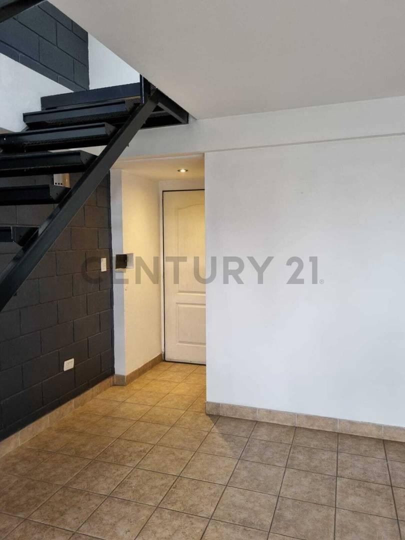 Foto de ALQUILER 2 AMBIENTES TIPO DÚPLEX EN VILLA URQUIZA, imagen 2