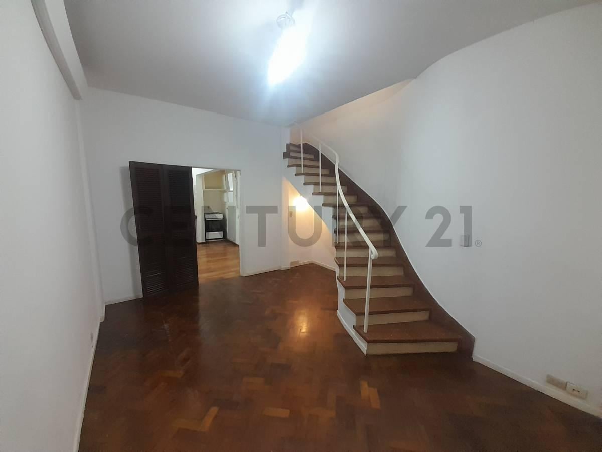 Foto de VENTA 3 AMBIENTES TIPO DÚPLEX CON PATIO Y BALCON– VENTA CON RENTA, imagen 2