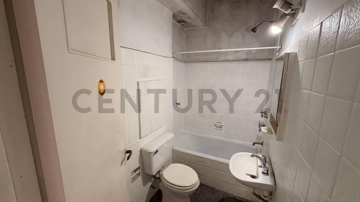 Foto de VENTA DEPARTAMENTO 2 AMBIENTES EN ALMAGRO (POR ESCALERA), imagen 1
