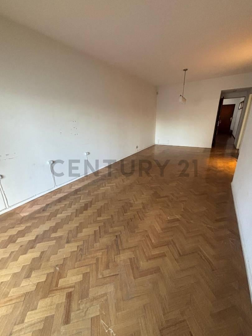 Foto de VENTA SEMIPISO 3 AMB CON 2 ESPACIOS GUARDACOCHES EN NUÑEZ, imagen 4