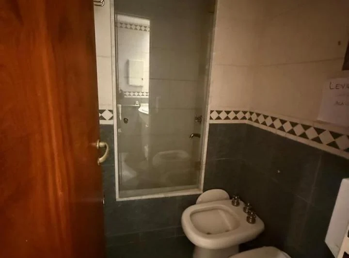 Semipiso de 3 ambiente a Refaccionar en Monserrat 3
