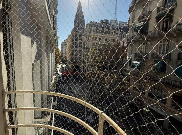Semipiso de 3 ambiente a Refaccionar en Monserrat 2
