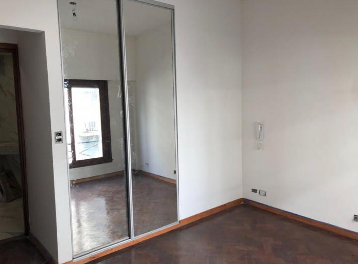 Foto de 4 ambientes a la venta en recoleta! Juncal al 1200, imagen 2