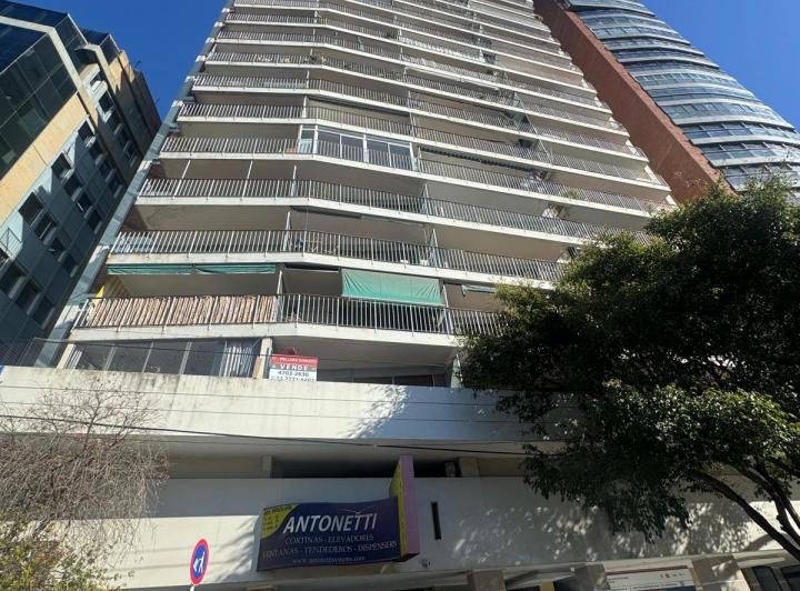 Departamento 3 ambientes con vista al río – Refaccionado – Cochera 2