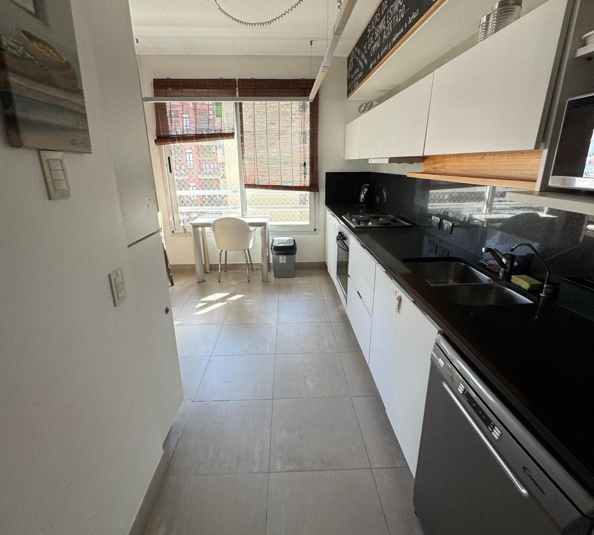 Venta y alquiler 3 Ambientes en Palermo- Botanico. Piso Alto.