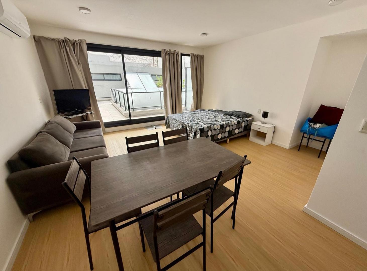Venta monoambiente con terraza propia en el corazón de Colegiales
