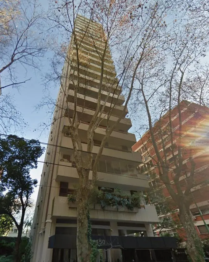 Piso en Torre en Belgrano | 3 Dormitorios en Suite, Escritorio, Dependencia y 2 Cocheras 1