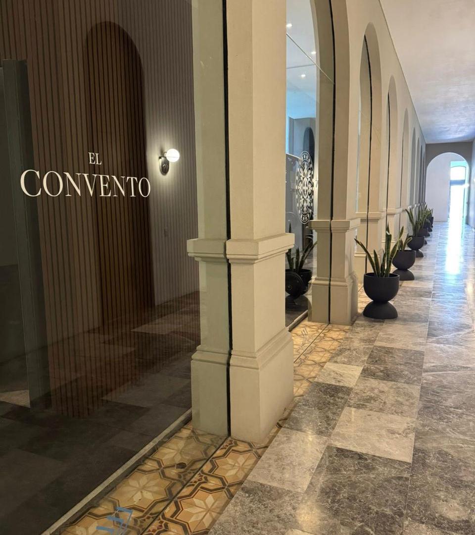 Venta 3 ambientes con gran terraza, balcón y suite