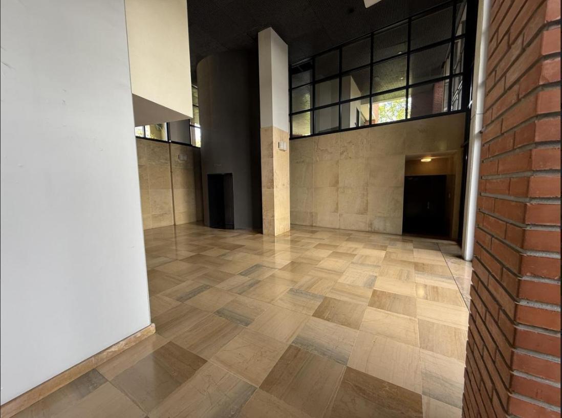 Venta Semipiso de 4 Ambientes con Dependencia, Balcones y Vestidor – Amplio y Luminoso