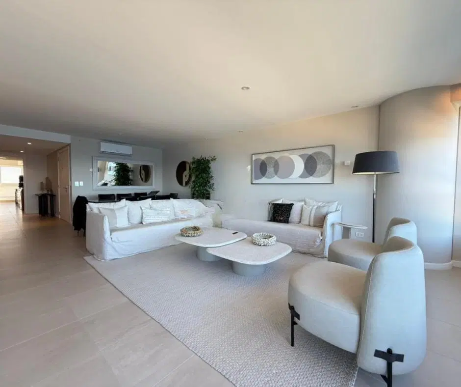 Venta Apartamento en Primera Línea de Playa Brava – 2 Suites con Amenities Premium 4
