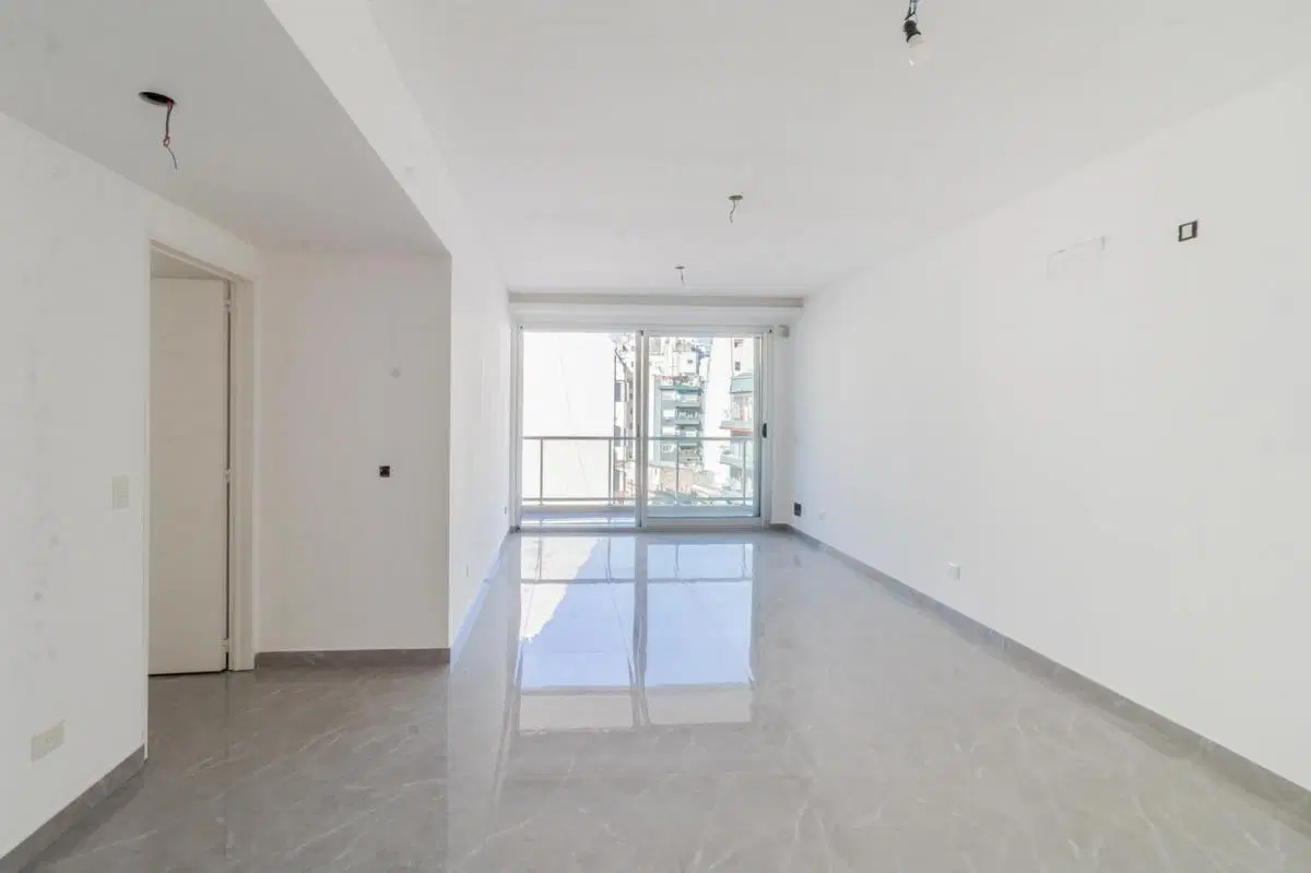 Venta Semipiso de Categoría con Balcón Aterrazado y Suite en Edificio Moderno – Once 5