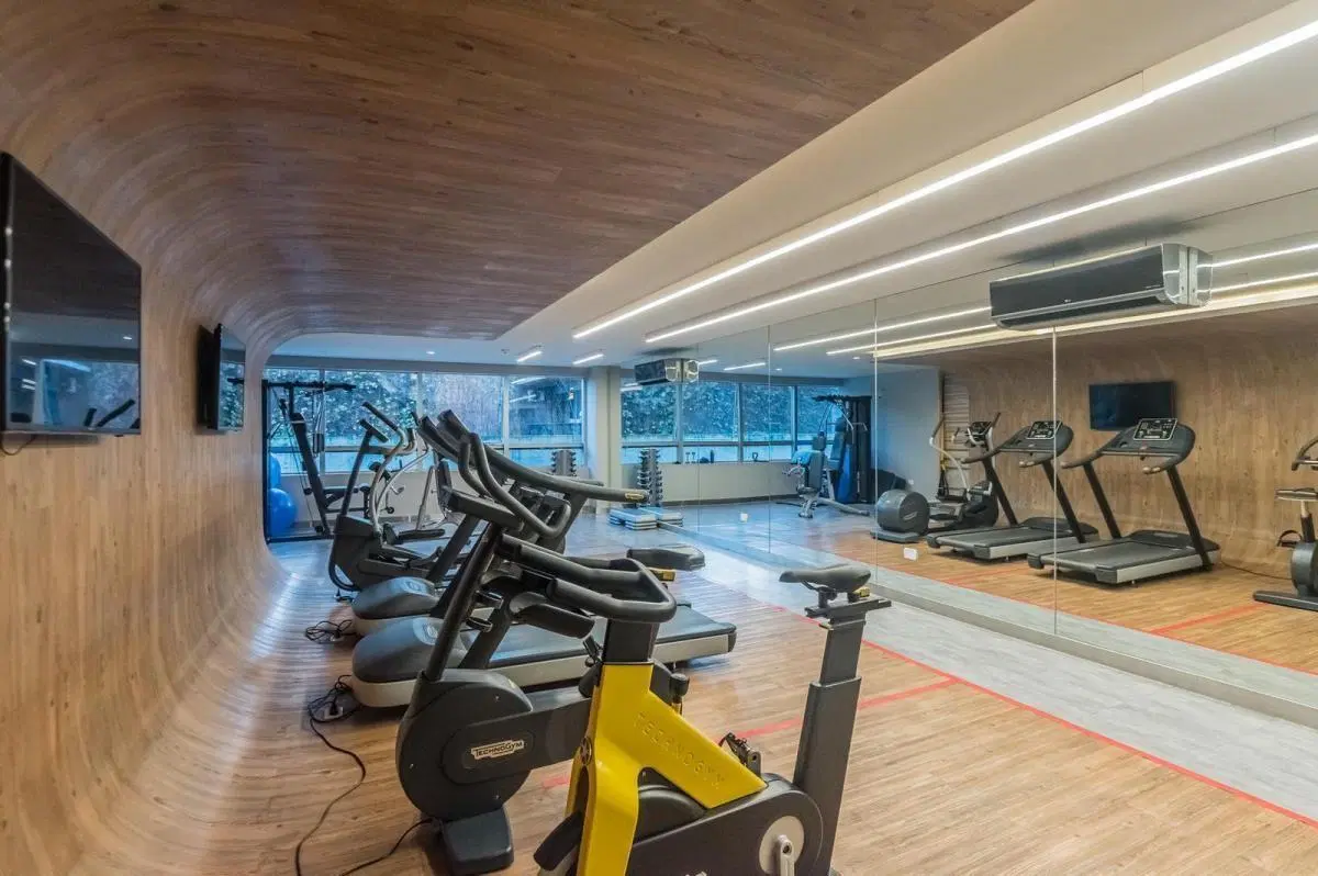 Venta Exclusivo 3 ambientes en Liberateur – Balcón corrido, cochera y amenities premium en Belgrano 2