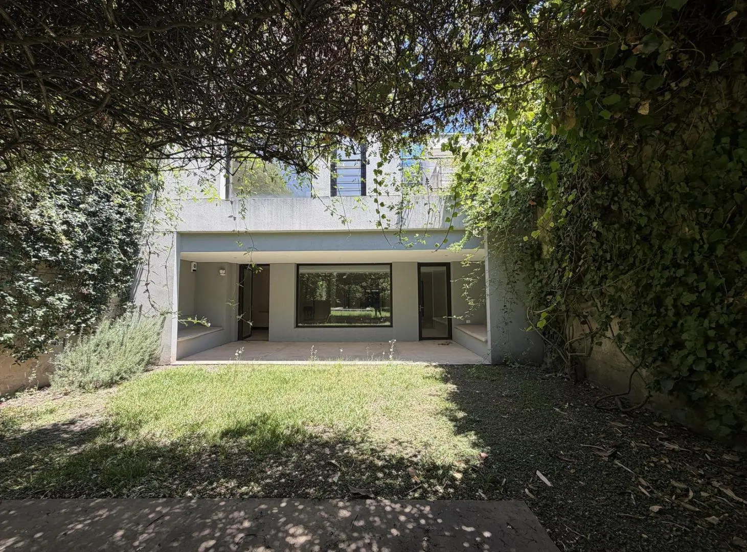 Casa de Lujo en Barrio Parque | 4 Suites, Jardín, Pileta y Ascensor Privado 2
