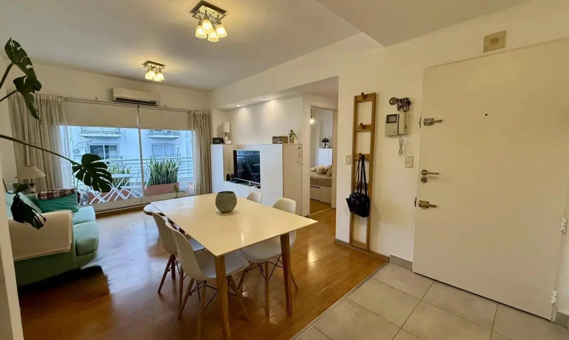 Venta Semipiso de 2 Ambientes al Frente con Balcón Corrido, Vista Abierta y 6 Bauleras 2