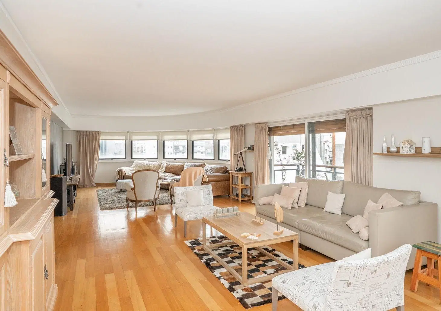 Venta 5 ambientes con dependencia, 2 cocheras y amenities premium 4
