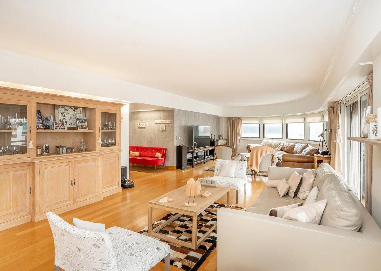 Venta 5 ambientes con dependencia, 2 cocheras y amenities premium 5