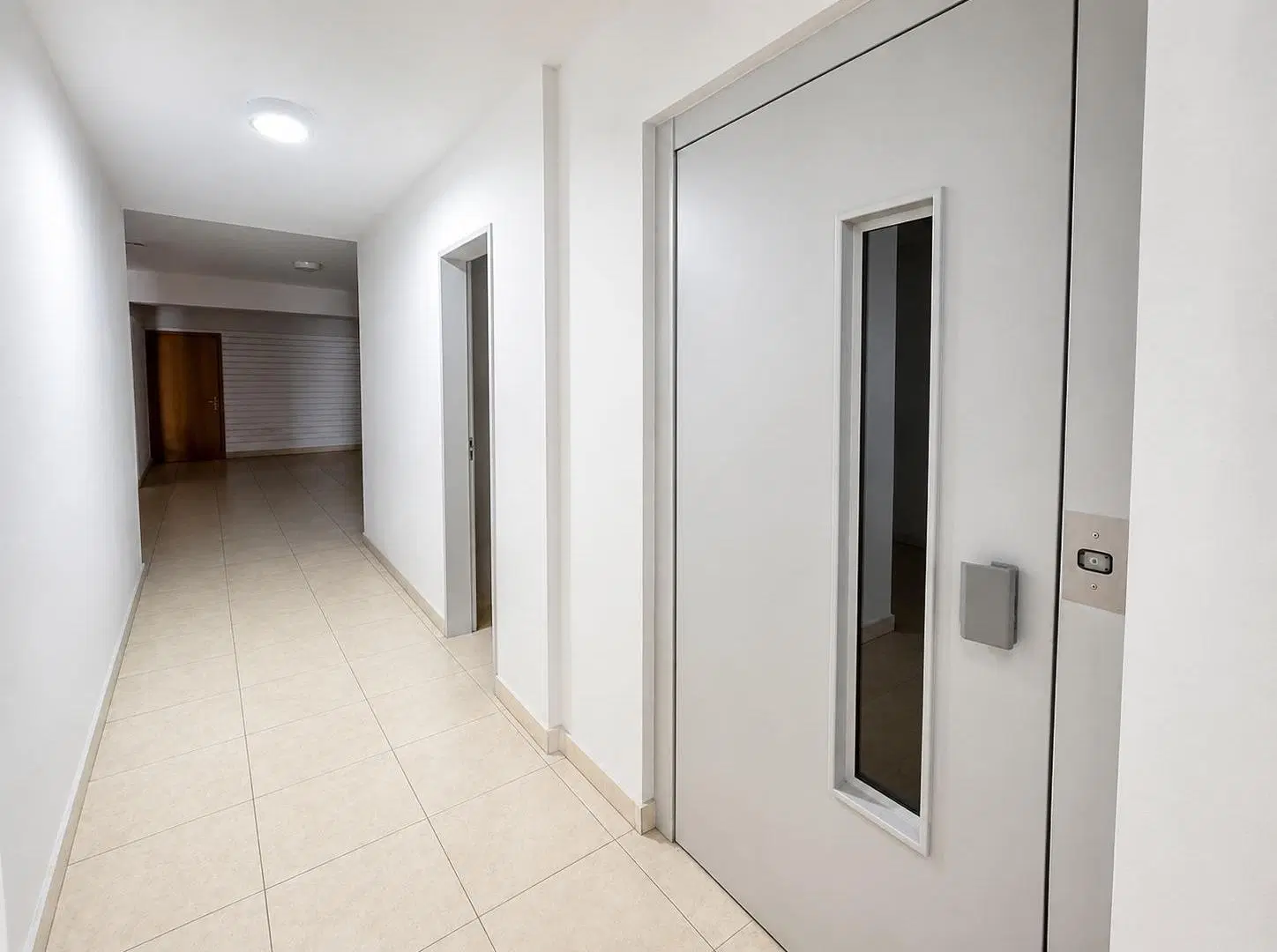 Oficina en alquiler en Almagro 3