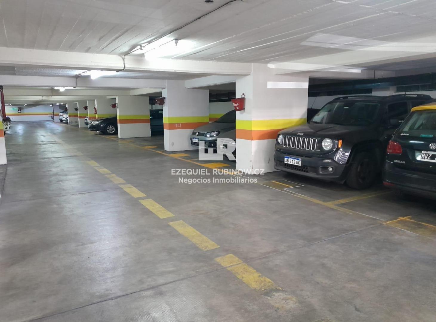 Foto de COCHERA FIJA EN VENTA – AV. CORRIENTES 3853/69, imagen 2