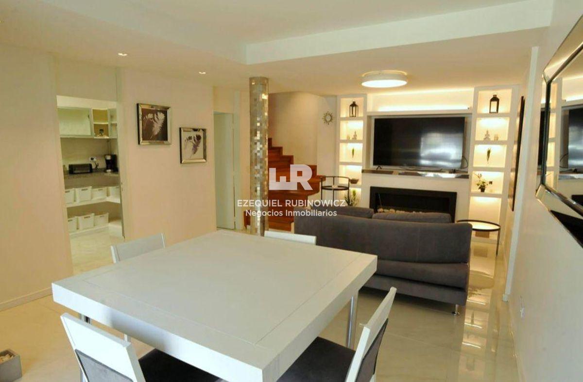Foto de Venta casa reciclada a nuevo con jardín y cochera en Barrio River, imagen 1