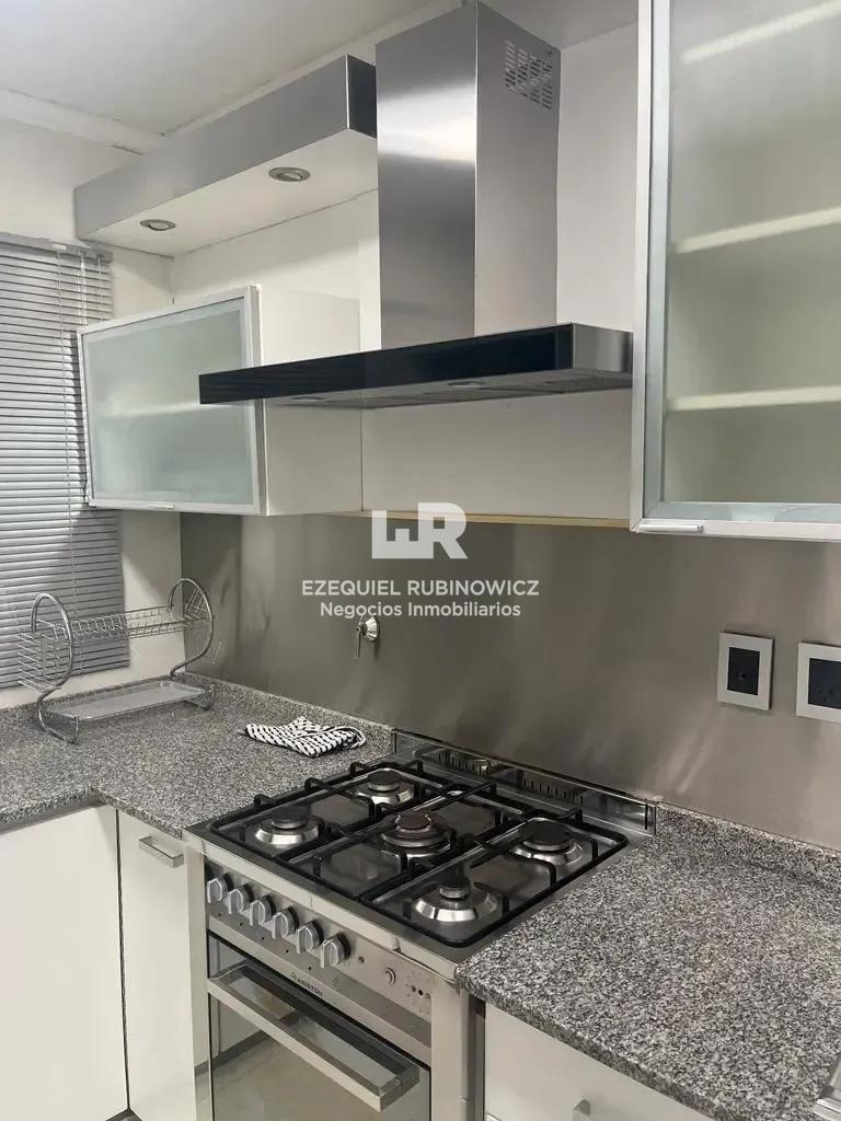 Foto de Venta casa reciclada a nuevo con jardín y cochera en Barrio River, imagen 4