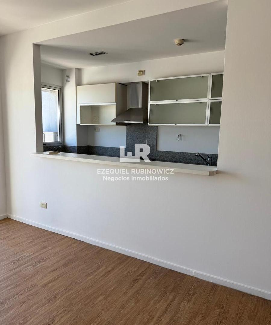 Foto de Venta | Torre Constantini | 2 ambientes en piso alto con cochera |, imagen 3