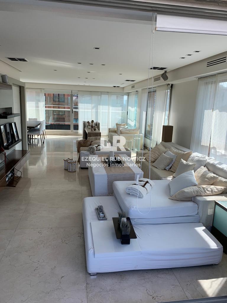 Foto de Venta Triplex premium con terraza propia, 3 cocheras y 7 bauleras, imagen 1