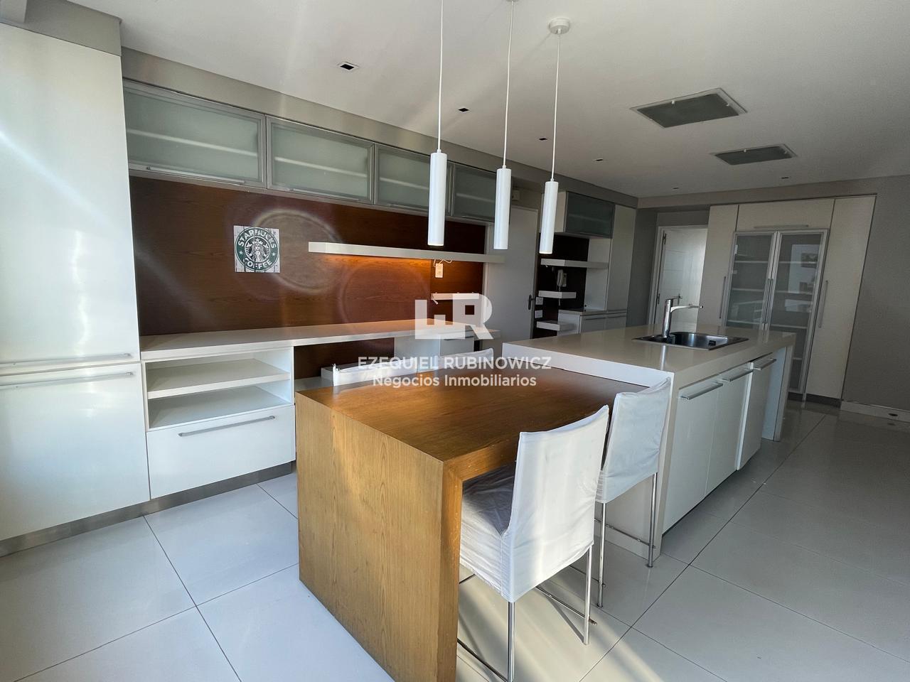 Foto de Venta Triplex premium con terraza propia, 3 cocheras y 7 bauleras, imagen 4