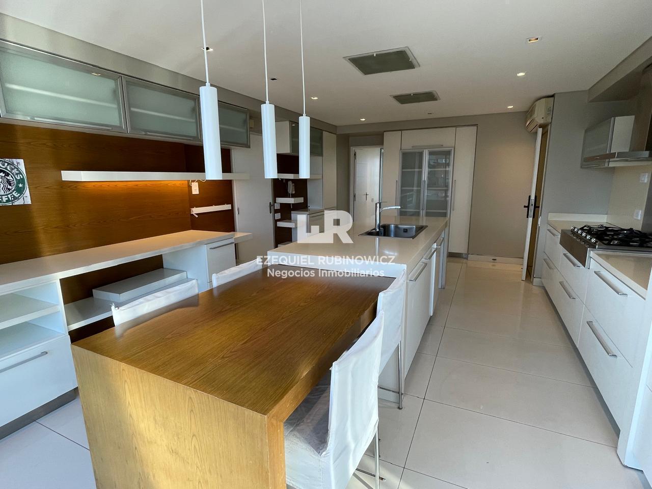 Foto de Venta Triplex premium con terraza propia, 3 cocheras y 7 bauleras, imagen 1