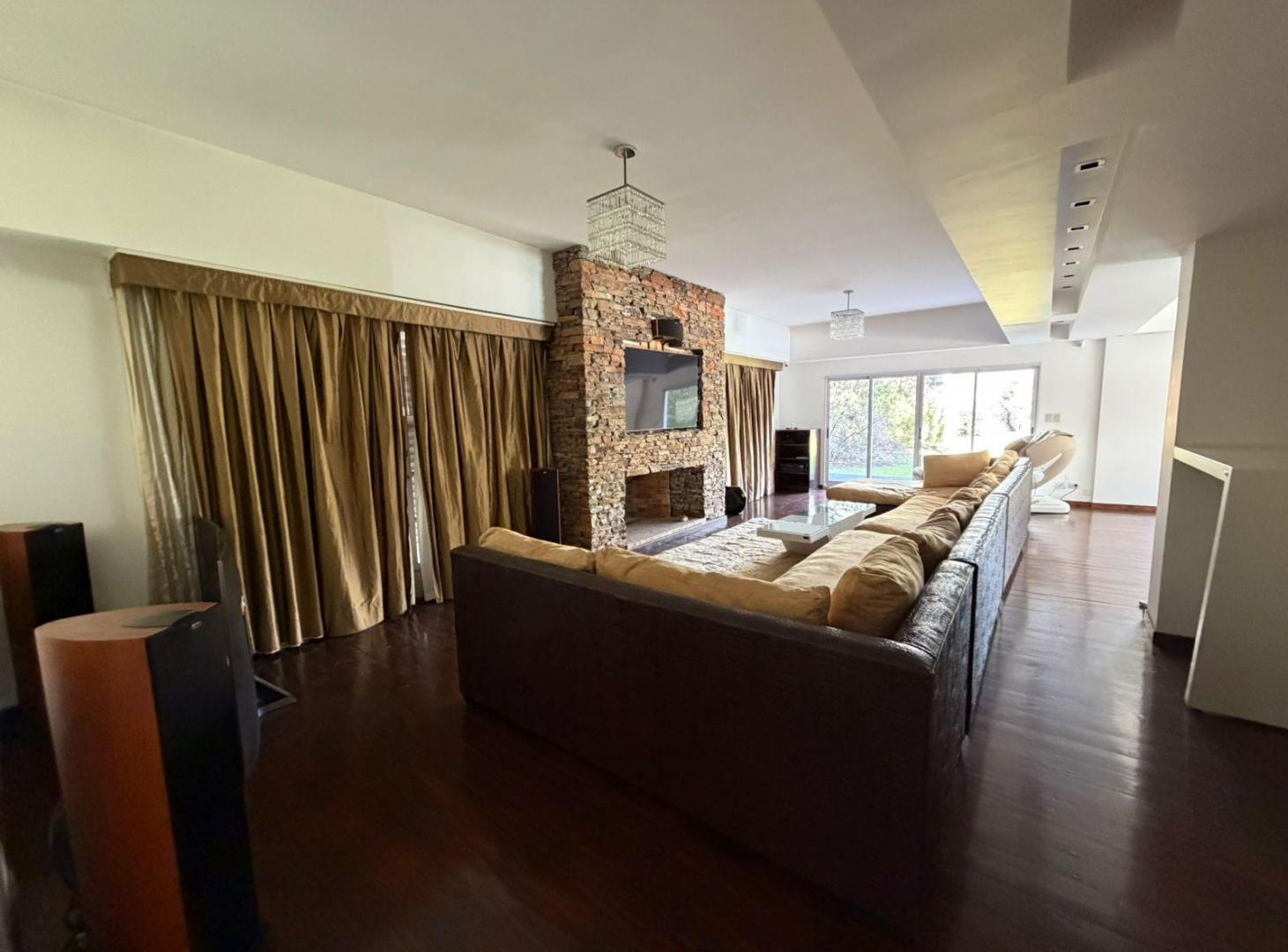 Foto de Casa 7 ambientes en venta con cocheras en Martinez, imagen 2