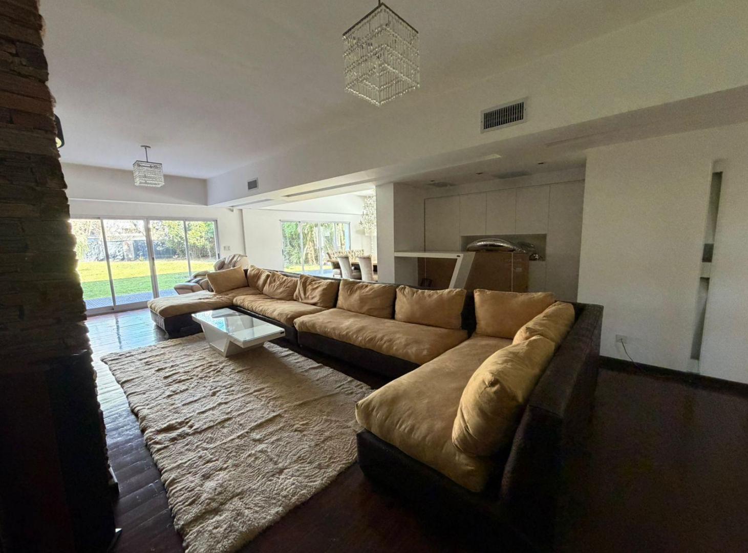 Foto de Casa 7 ambientes en venta con cocheras en Martinez, imagen 3