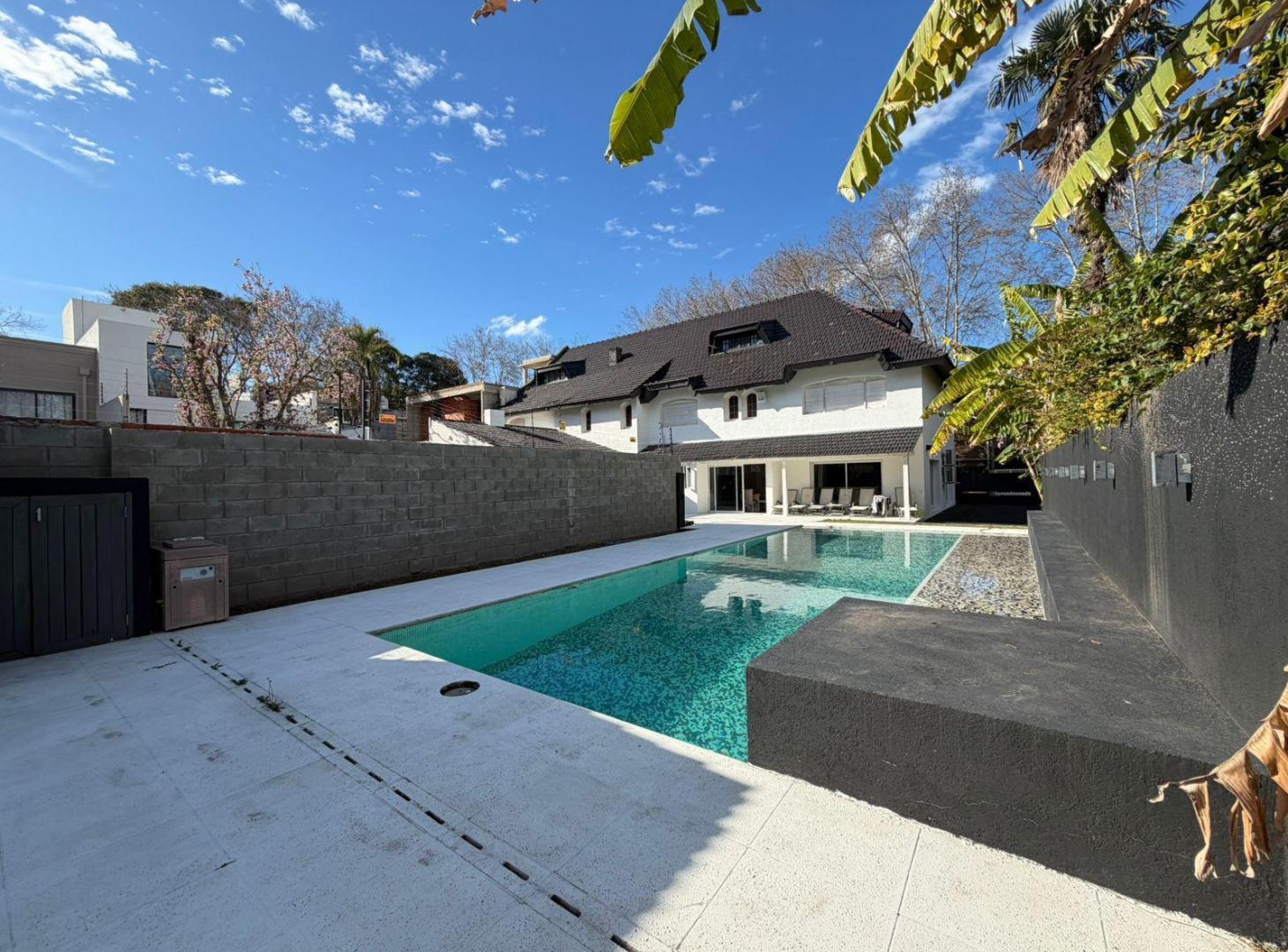 Foto de Casa 7 ambientes en venta con cocheras en Martinez, imagen 1