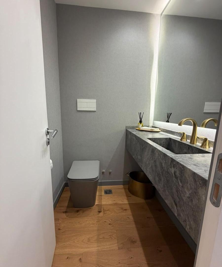 Foto de Venta – Exclusivo 4 ambientes con dependencia, playroom, 3 cocheras y, imagen 2