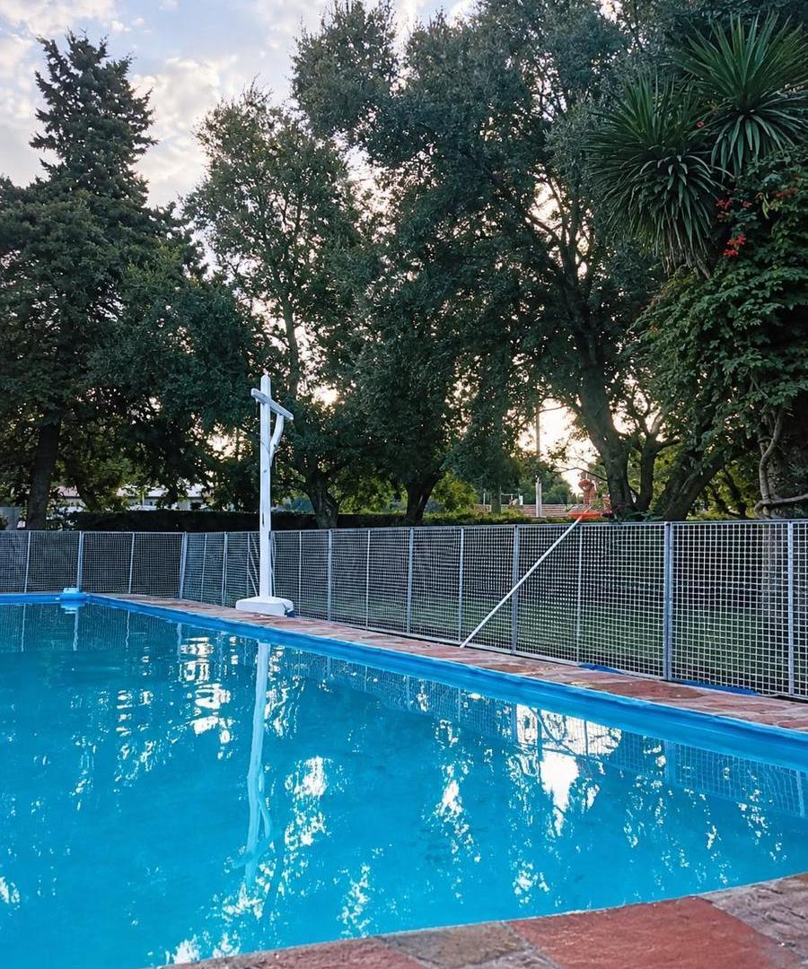 Foto de Casa quinta de 2.576 m² con salida a dos calles, piscina y amplio parque, imagen 5