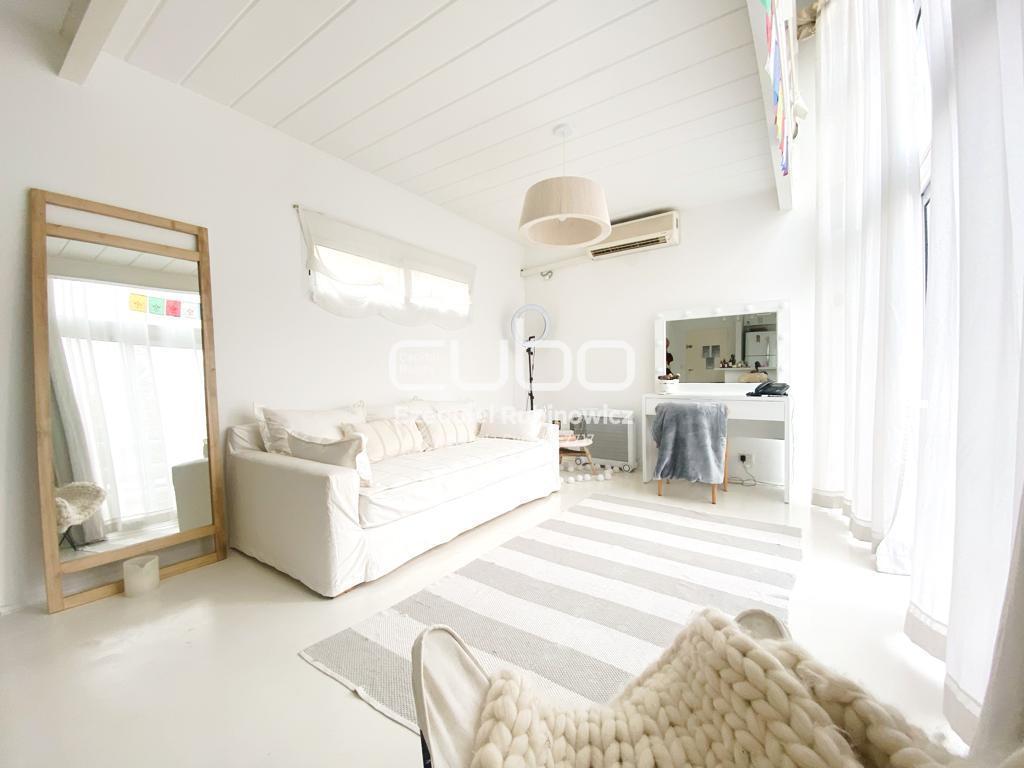 Foto de Departamento 2 ambientes en dúplex con cochera - San Isidro – Sin, imagen 1