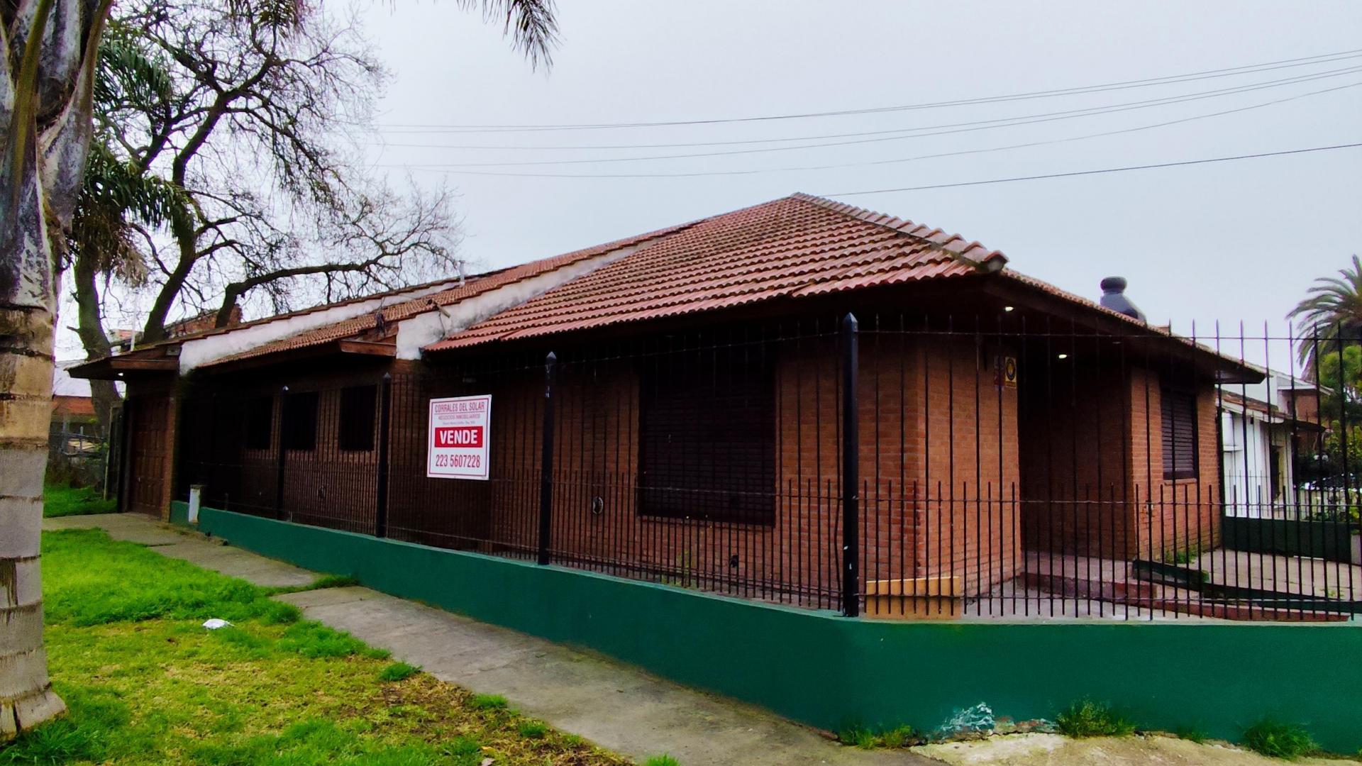 Chalet en venta 3 amb con garage en calle Lebenshon esq. Figueroa Alcorta