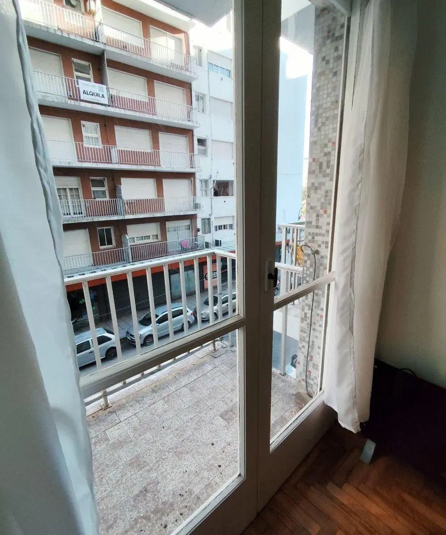 Alquiler 12 m Depto de dos amb invertido con balcon 2