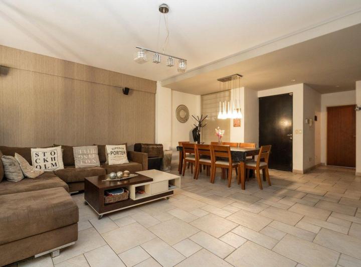 VENTA PH TRIPLEX/5 AMB C/PATIO/COCH/CHACARITA 5