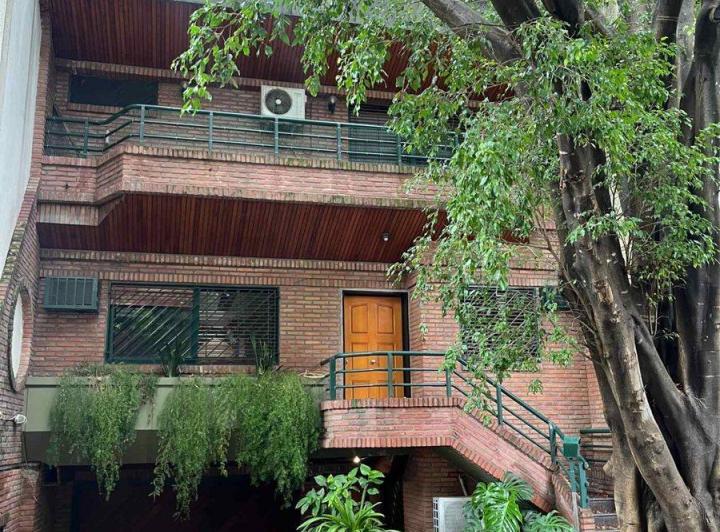 VENTA CASA UNICO LOTE 8X35, JARDIN/PILETA SAAVEDRA 3