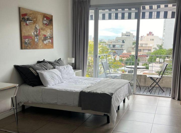 VENTA MONOAMBIENTE AMOBLADO C/BALCON PARQUE CHAS 2
