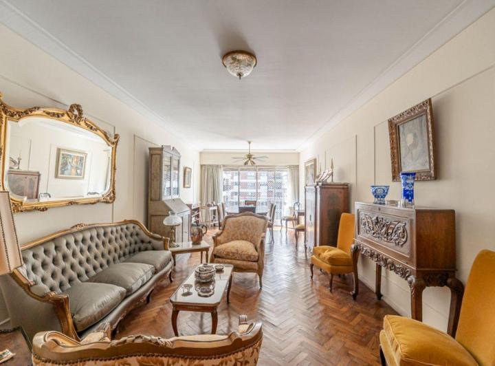 VENTA DEPARTAMENTO 4 AMBIENTES CON DEPENDENCIA 1