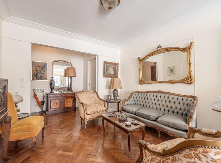 VENTA DEPARTAMENTO 4 AMBIENTES CON DEPENDENCIA 5