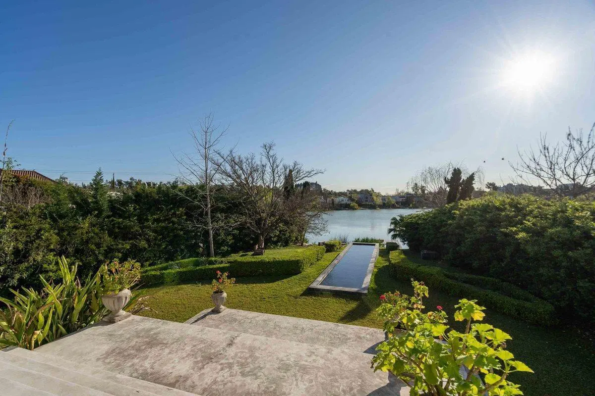 VENTA CASA A LA LAGUNA C/PILETA Y MUELLE TIGRE 2
