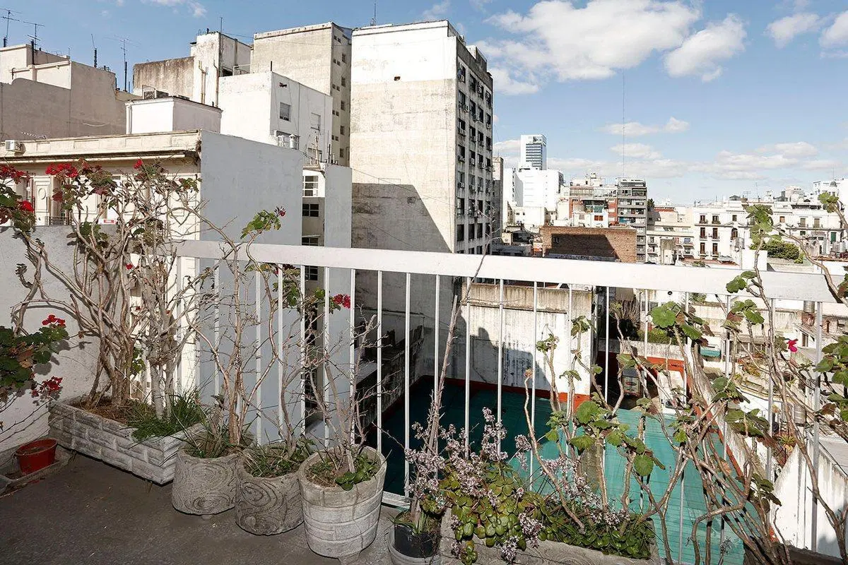 DEPARTAMENTO 3 AMBIENTES BALCON COCHERA MONSERRAT 4