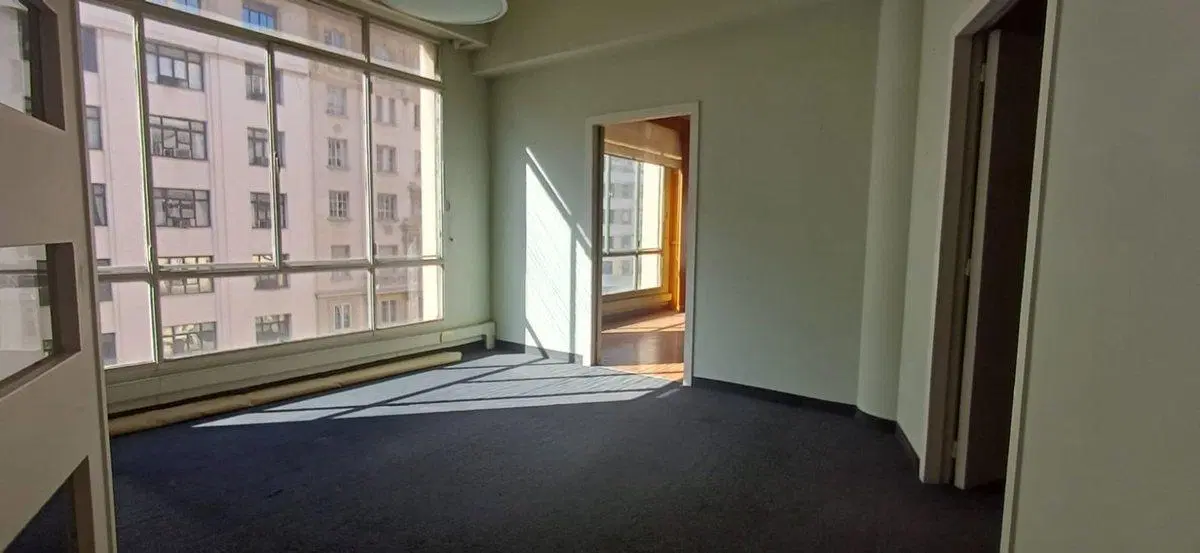 VENTA IMPONENTE PLANTA OFICINA SAN NICOLAS 4
