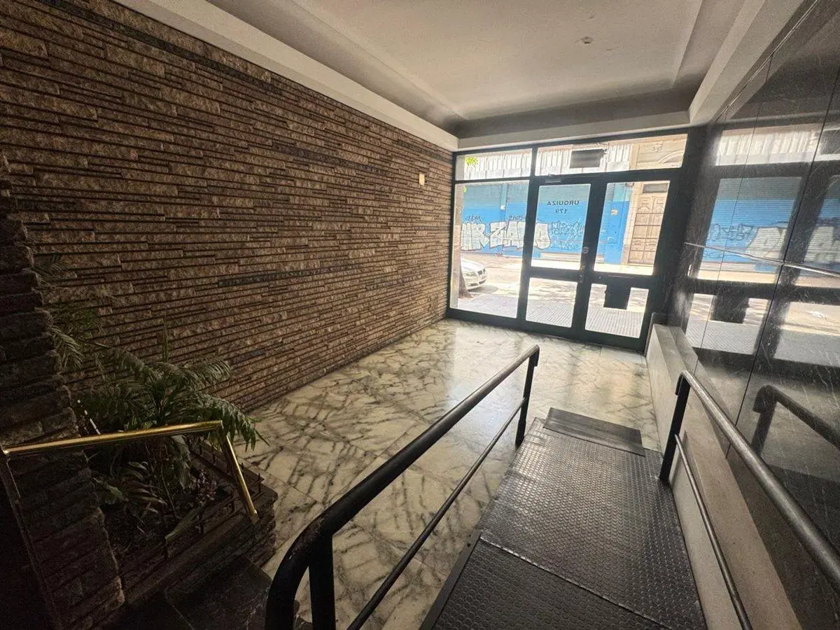 VENTA DEPARTAMENTO 3 AMB C/DEP Y BAULERA BALVANERA 4