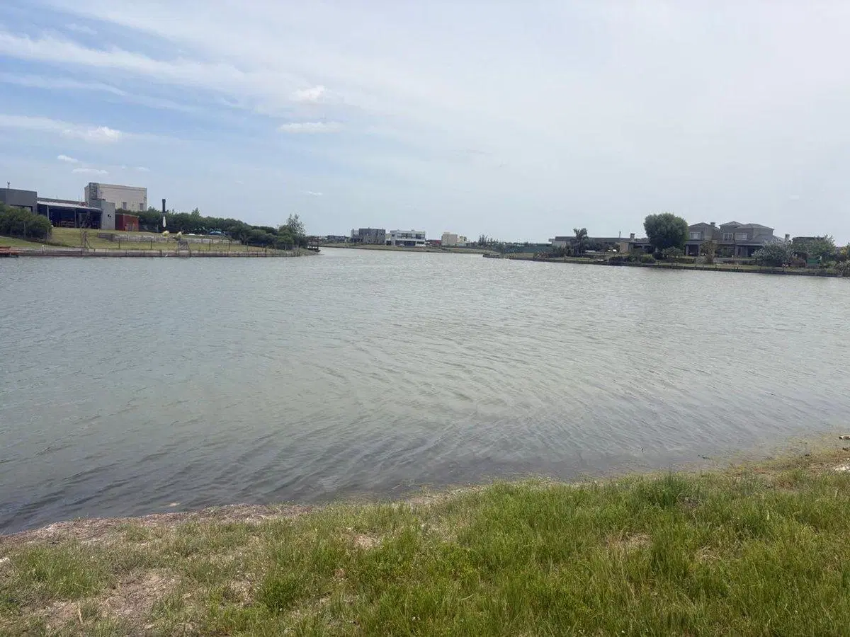 VENTA LOTE A LAGUNA SAN SEBASTIAN AREA 8 5