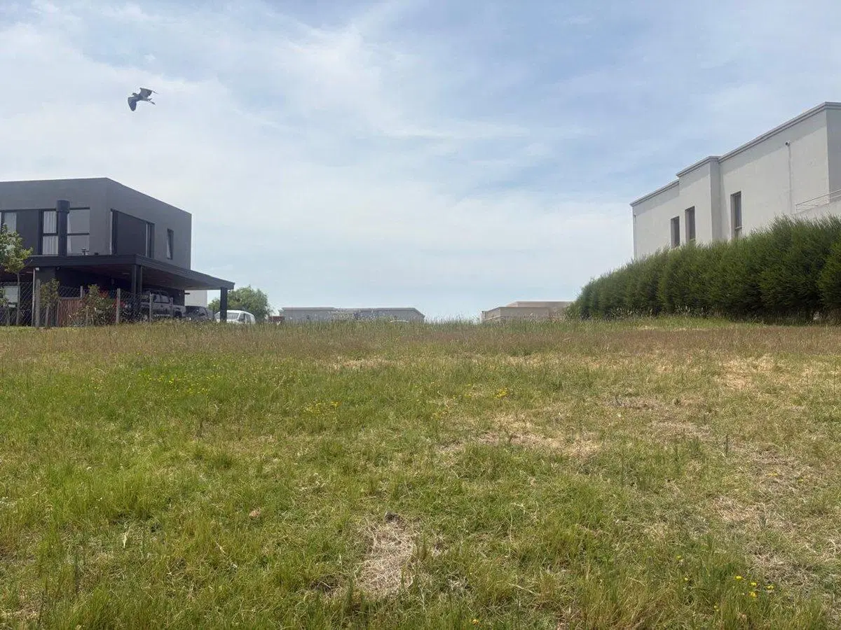 VENTA LOTE A LAGUNA SAN SEBASTIAN AREA 8 4