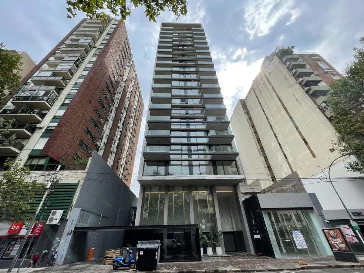 VENTA COCHERA CON RENTA EDIFICIO LUMIERE PREMIUM 4