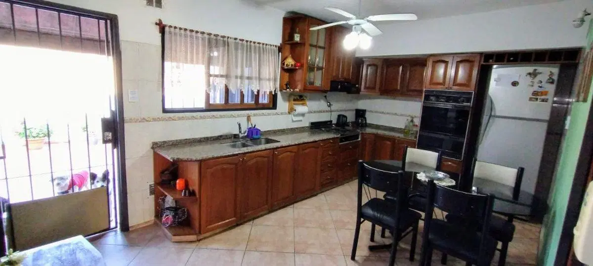 VENTA CASA LOTE PPIO CON LOCAL O DEPOSTO V.ADELINA 3