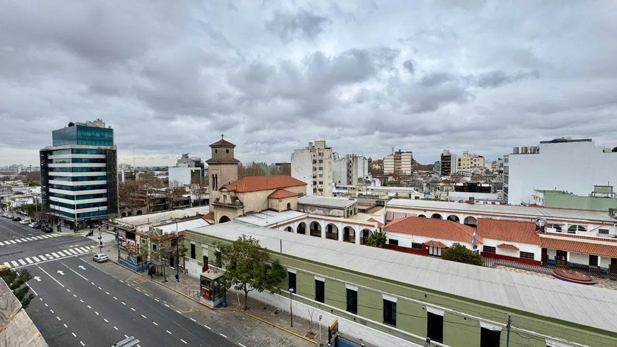 VENTA C/RENTA ESPACIO APTO  PROF PQUE. PATRICIOS 5
